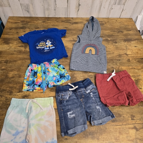 Toddler boys size 2T summer clothing bundle of 6 mostly shorts - Picture 6 of 6